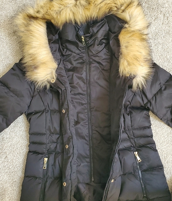 Tahari Black Down Puffer Jacket with Faux Fur Trim Women's Sz medium - Picture 3 of 12